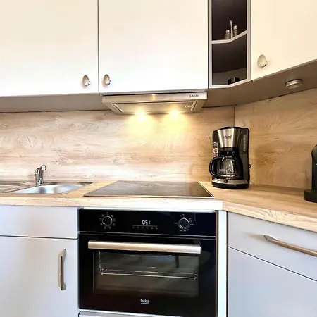 Apartment Moderne Mit Balkon Und Wlan In