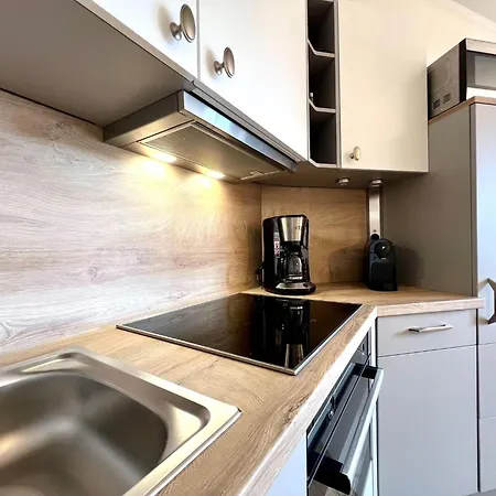 Apartment Moderne Mit Balkon Und Wlan In *